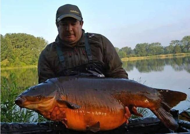 Partida vietii pentru un roman aflat la pescuit in Franta. A prins 5 crapi capitali!